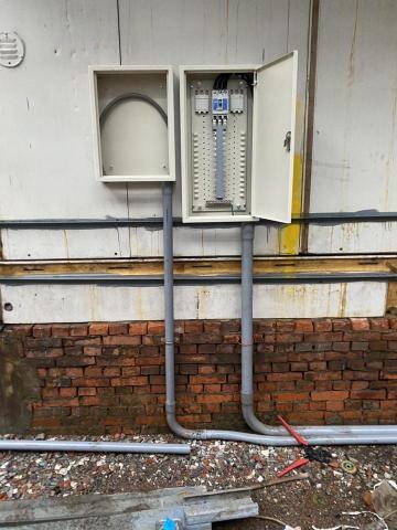 雄大水電 - 電箱配管