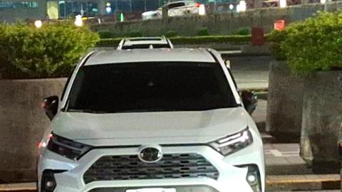 提供包車台東服務的專家楊工作