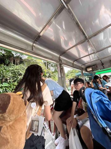 林佩儀 - 帶小朋友一起去動物園放電