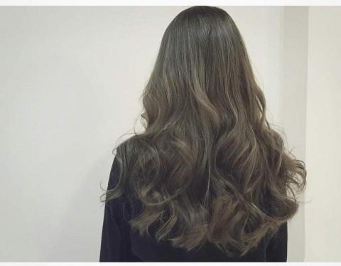 Moon Salon - 染髮剪髮