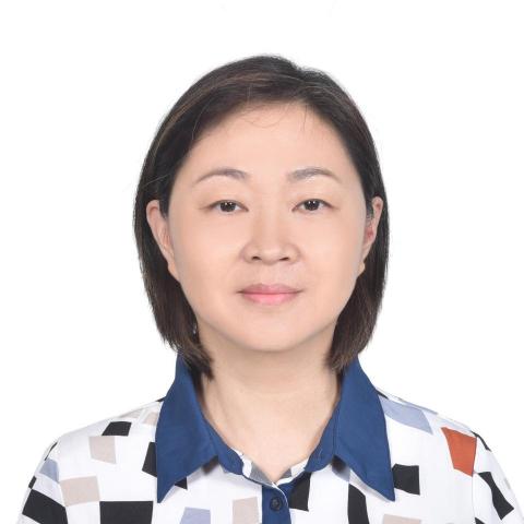 提供翻譯社期刊服務的專家黃呈彥