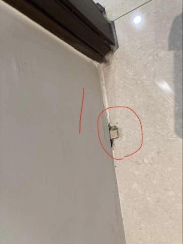 石材美容工程 - 磁磚破損修繕前