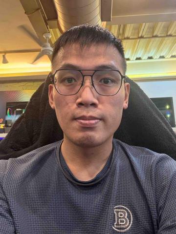 提供感應式電燈服務的專家廖祐慶