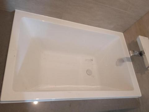 薛 - 矽利康浴缸週邊施打