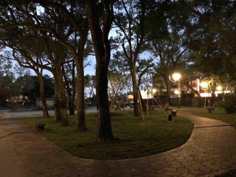 樹景園藝 - 公園步道景觀燈景觀椅施作 樹景園藝 - 公園步道景觀燈景觀椅施作