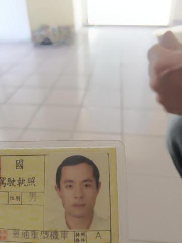 提供磁磚修補高雄服務的專家陳俊廷