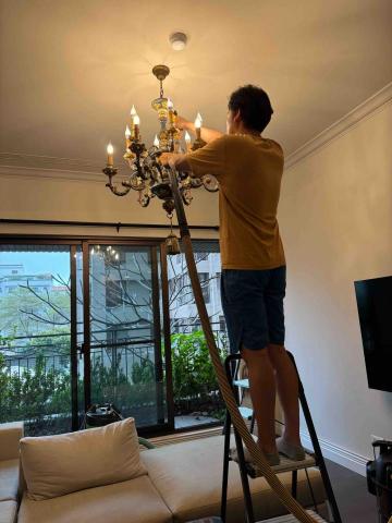 御睦清潔（大樓清潔、裝潢後清潔） - 燈飾清潔