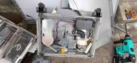許師傅 - 洗碗機機體下方照片示意