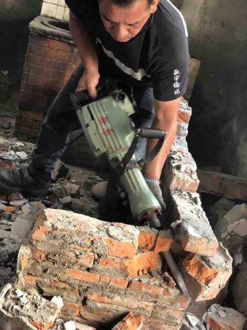 無宇倫比企業社 - 廚房修繕打除