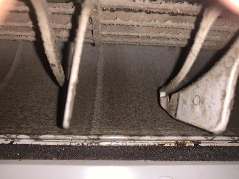 惠宏洗衣機內槽分離式冷氣機清洗 - 冷氣機風鼓髒污