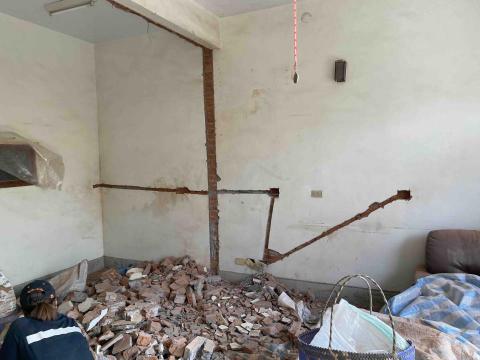 無宇倫比企業社 - 水電管溝打除