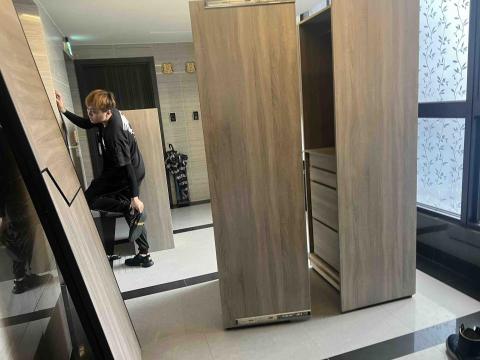 泉聖物流 - 搬運衣櫥