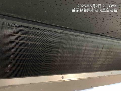 新盛企業社/黃建凱 - 健身房吊隱式內機清洗後01