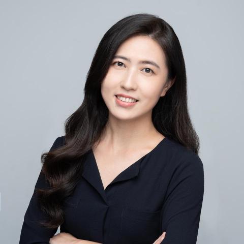 提供公關服務的專家Sylvia