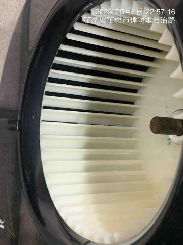 新盛企業社/黃建凱 - 健身房吊隱式內機清洗後02