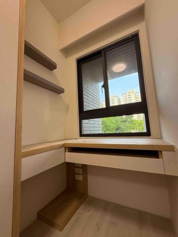 阿易木作 - 客製化電腦桌/展示層板