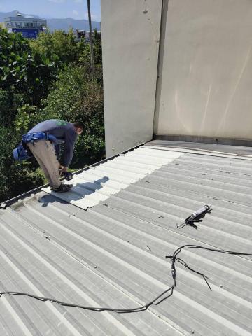 恩陞工程行  統編：95265022 - 114/05/15苗栗市屋簷前端施工