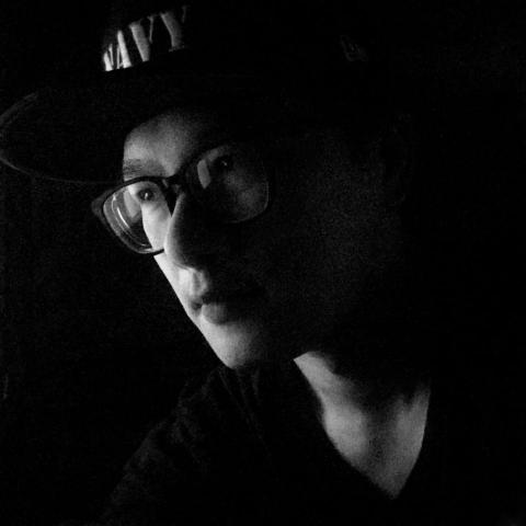 提供剪髮店服務的專家黃羽晨