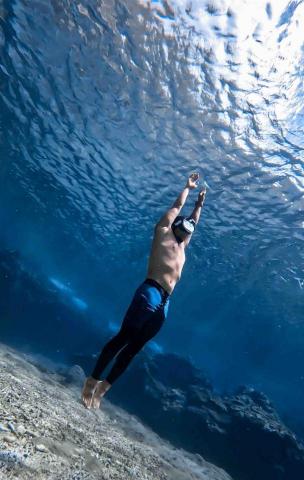 王聖昕 - 自由潛水教學，絕對專業的水男孩