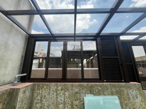 永豐裕鋁門窗 - 陽台百葉窗與窗戶安裝