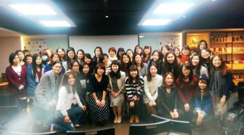 愛麗絲(◍&bull;ᴗ&bull;◍)坐不住辦公室＿活動主持 - 公關經驗與實務分享