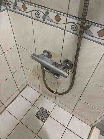 許元向 - LOLAT水龍頭安裝