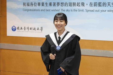 提供高中化學服務的專家洪郁雯