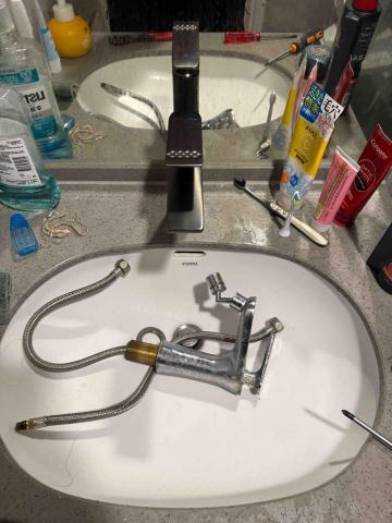 葉富捷 - 更換水龍頭