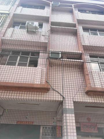 余玄輝 - 冷氣排水外牆明管施作