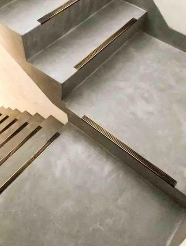 小葉塗料研究室 - 樂土灰 （樓梯地坪施作）