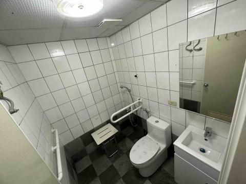 陳冠佑 - 浴室無障礙扶手