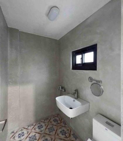 小葉塗料研究室 - 樂土灰（浴廁牆面）樂土白（天花）