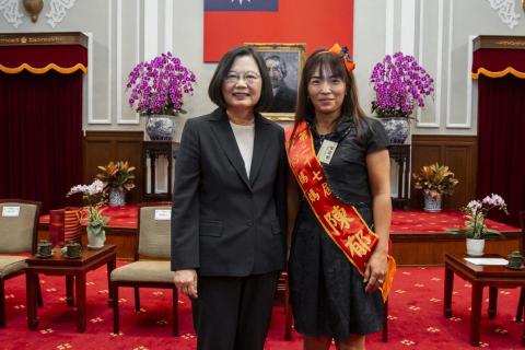 婷婷（特殊教育）雙國立研究所老師家教 - 