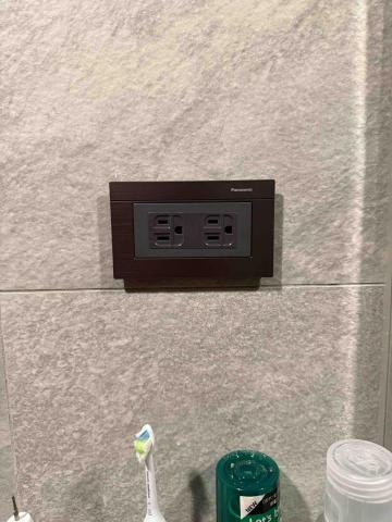 葉富捷 - 更換插座