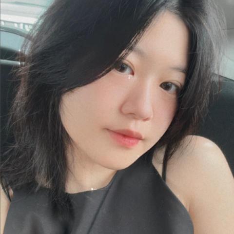 提供調酒基底服務的專家Ellie