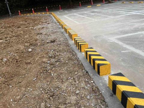 家騰環保 - 路緣石鋪設