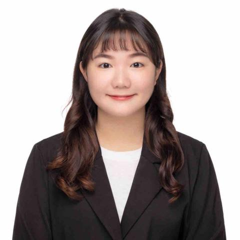 提供光療diy服務的專家何欣諺