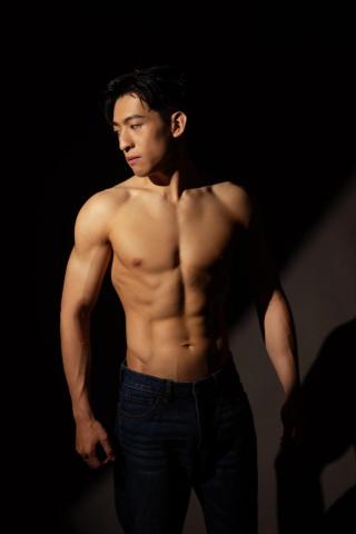 動力藍圖 - Kevin教官

專長: 運動矯正、體態調整、增肌減脂、專業培訓

我的專業領域包括幫助客戶改善運動姿勢、預防運動傷害以及提高運動表現，在我的訓練規劃中，我會針對每個學生的需求進行獨立的評估，制定專屬的運動計劃。我注重從根本解決問題，並結合科學的運動原則來幫助大家達成健康和健身目標。