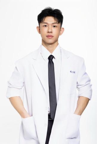 動力藍圖 - Allan : 運動營養 &times; 專業教練指導
在追求理想體態的過程中，不只是需要訓練計畫，更需要正確的營養策略
結合實務教練經驗，量身打造個人化飲食建議
協助會員從減脂、增肌到提升運動表現，全方位管理飲食結構與身體反應
營養理念
✅ 擺脫節食迷思，不靠極端斷醣、不亂節卡
✅ 根據訓練目標調整熱量與營養比例
✅ 教你「吃得聰明」，吃出效能，吃出身材！

有任何飲食困擾，歡迎諮詢 Allan教練為你解惑