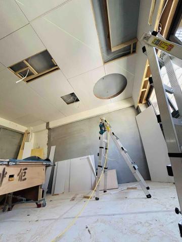 邱小姐 - 造型天花板