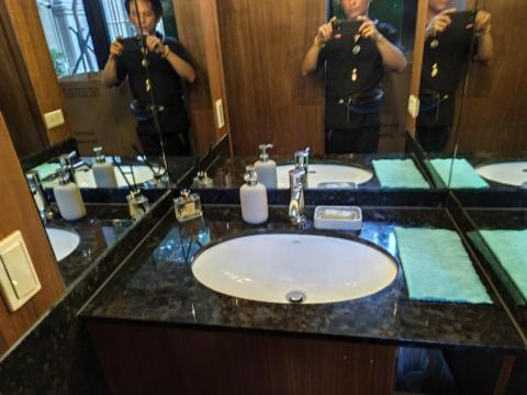 王士維 - 廁所洗手枱