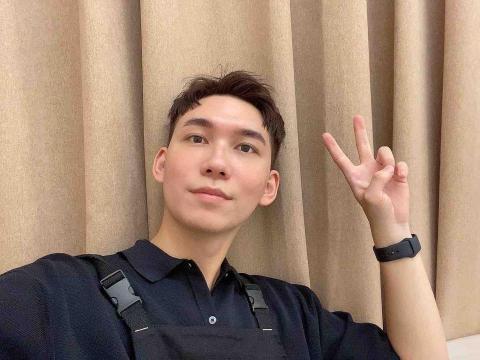 提供紋眉服務的專家涼涼男士除毛霧眉