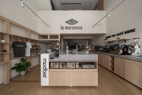小山設計室內裝修有限公司 - la marzocco咖啡機體驗店-高雄