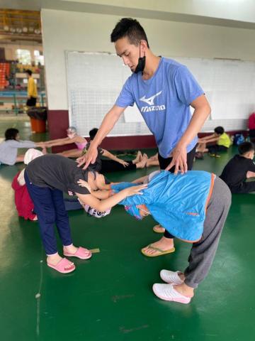 小牛教練/海神游泳學苑/兒童/三鐵/成人課程 - 