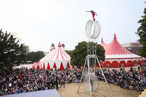 UNI優尼客 - 全臺唯一大型特技道具 - 特技巨輪