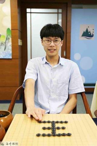 提供鋼琴鍵服務的專家林士勛 圍棋職業八段