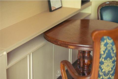 小山設計室內裝修有限公司 - 與現成家具完美結合的餐邊櫃