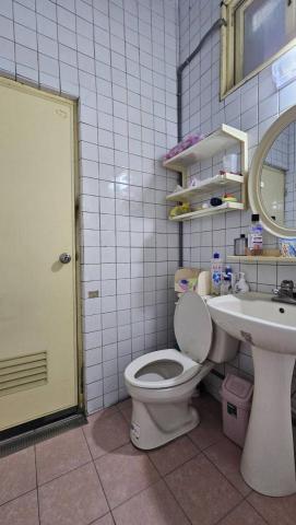 可能設計有限公司 - 馬桶L型扶手安裝before 可能設計有限公司 - 馬桶L型扶手安裝before