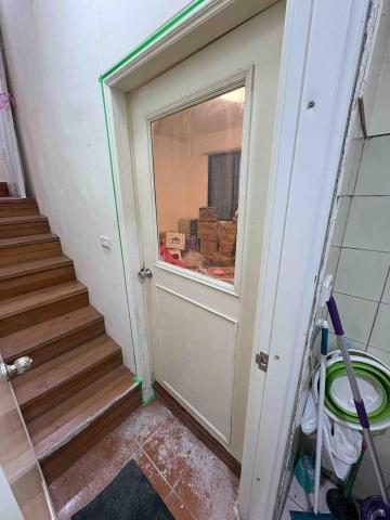 大洲室內裝潢 - 門片更換及門框改色（前）