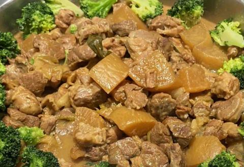 Tiger Chou - 白蘿蔔燉豬肉